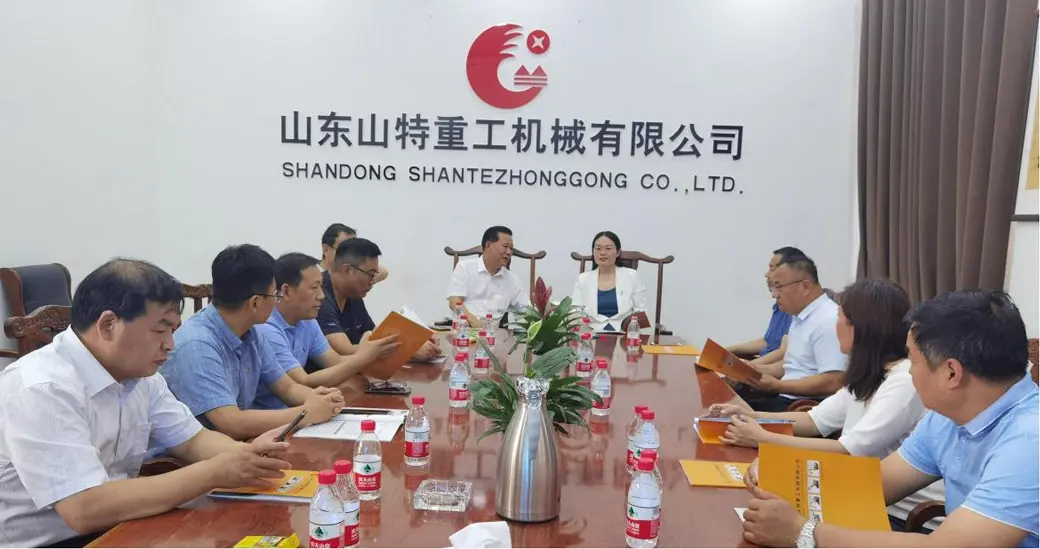 Shandong University and Sant Heavy Industry Discuss Comprehensive Strategic Cooperation in Industry-Academia-Research Collaboration.