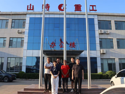 Nepalese Client Delegation Visits Shandong Shante Heavy Industry for Inspection, Conducting In-depth Discussions on Cooperation Regarding Mucking Loaders and Other Equipment.