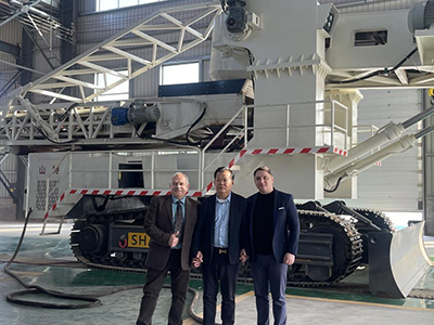 Foreign clients visited Shante Heavy Industry Machinery Co., Ltd. for an inspection tour, where both parties discussed new opportunities for collaborative development.